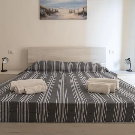 Rivamare 3 Bilocale Fronte Mare Lägenhet